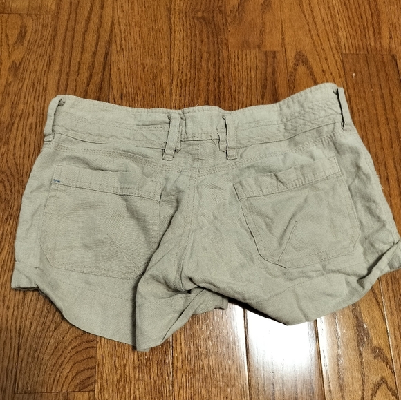 Khaki shorts perfect condition small-medium size - Picture 2 of 2
